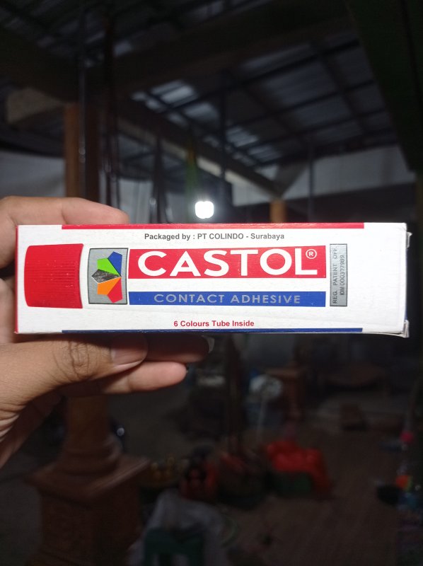 Lem castol besar