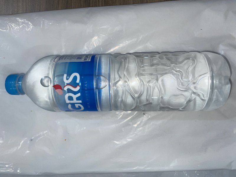 Air gris besar