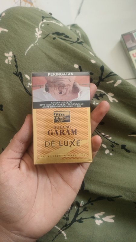 Rokok Gudang Garam De Luxe